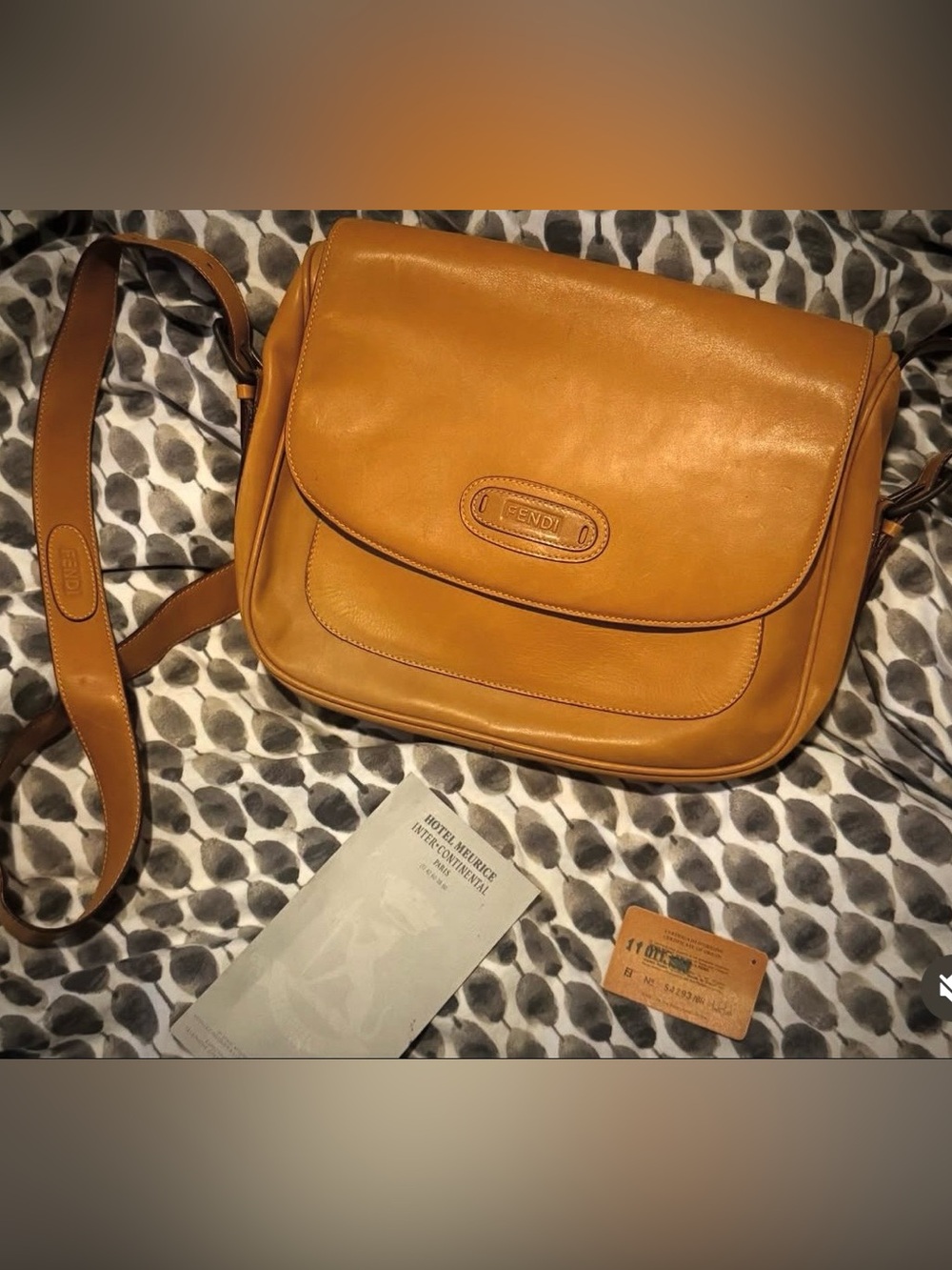Vintage Fendi Leather cross body Bag in Warm Caramel